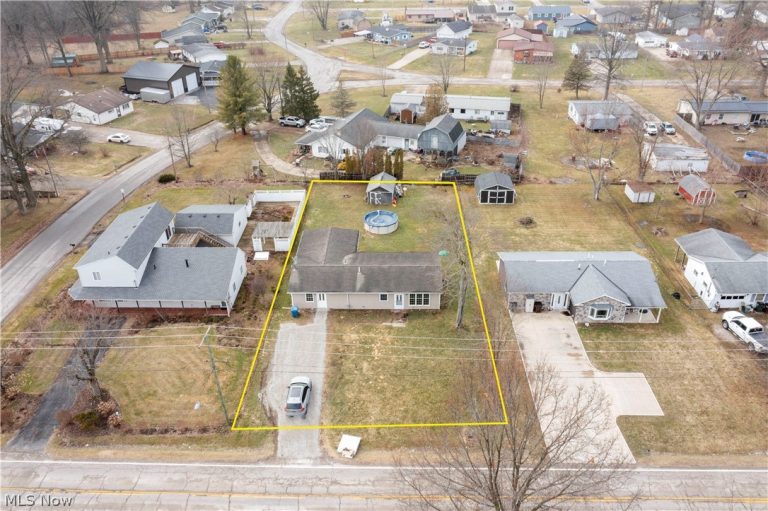 12452 Island Road, Grafton, OH - Photo 3