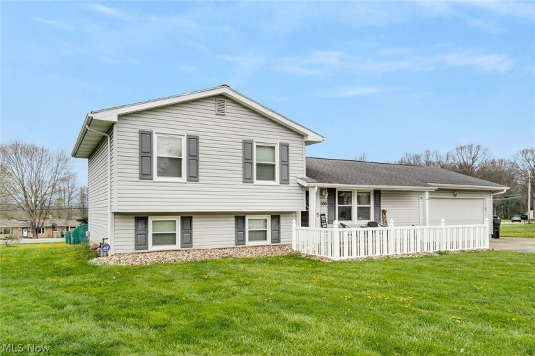 506 Garden Valley Court, Youngstown, OH - Photo 3