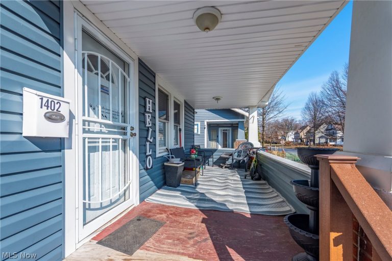 1402 185th Street, Cleveland, OH - Photo 2