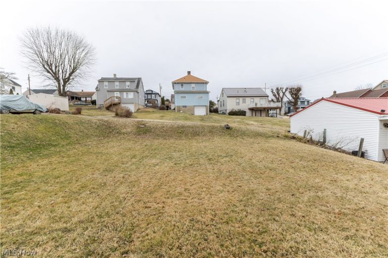 3809 Marland Heights Road, Weirton, WV - Photo 4