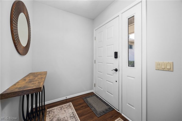 13081 Olympus Way, Strongsville, OH - Photo 4
