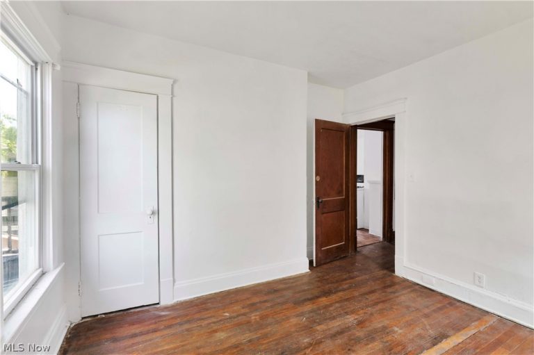 851 Paxton Road, Cleveland, OH - Photo 6