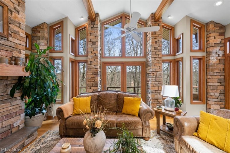 1105 Riverwoods Drive, Akron, OH - Photo 4