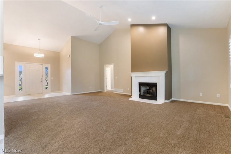 4456 Red Panda Circle, Massillon, OH - Photo 8