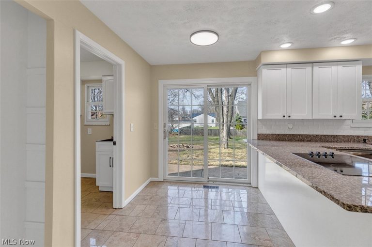 620 Lindford Drive, Bay Village, OH - Photo 3