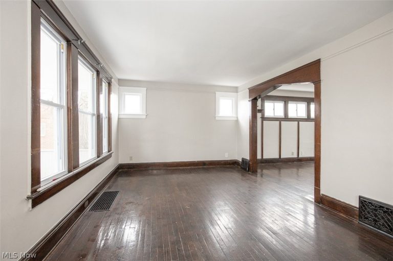 17421 Broadway Avenue, Maple Heights, OH - Photo 6