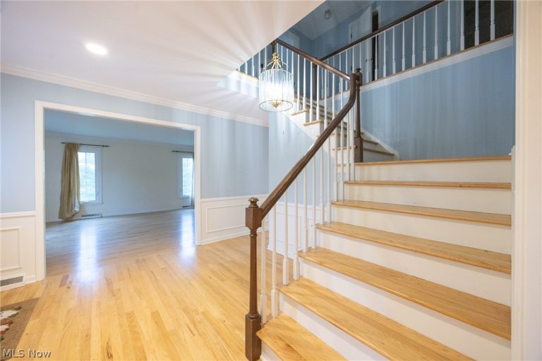 3475 Rolling Hills Drive, Pepper Pike, OH - Photo 5