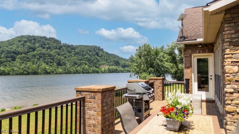 390 Powell Riverfront Road, St Marys, WV - Photo 5