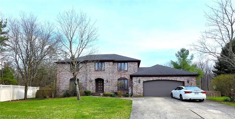 325 Brookshire Oval, Hinckley, OH, 44233