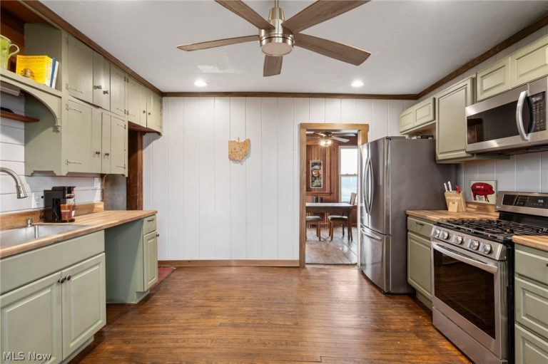 9455 Robinson Road, Chardon, OH - Photo 4