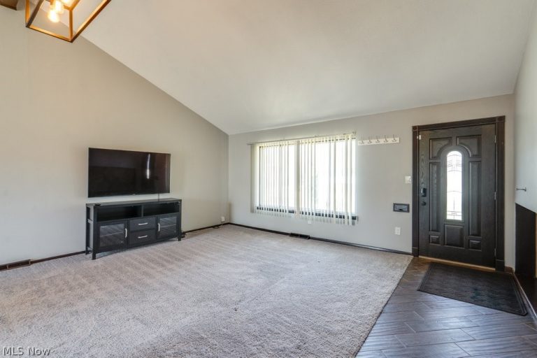 26288 Aaron Drive, Euclid, OH - Photo 4
