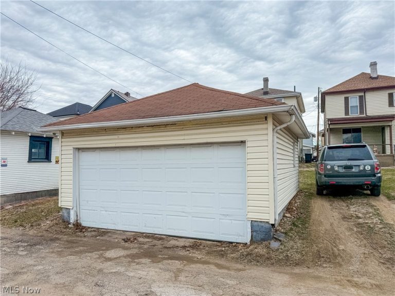 1652 Oregon Avenue, Steubenville, OH - Photo 3