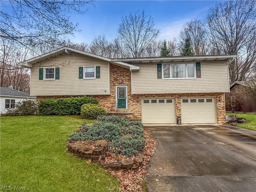 284 Old Oak Drive, Cortland, OH