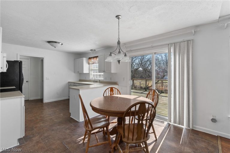 1138 Ledgestone Drive, Wadsworth, OH - Photo 8