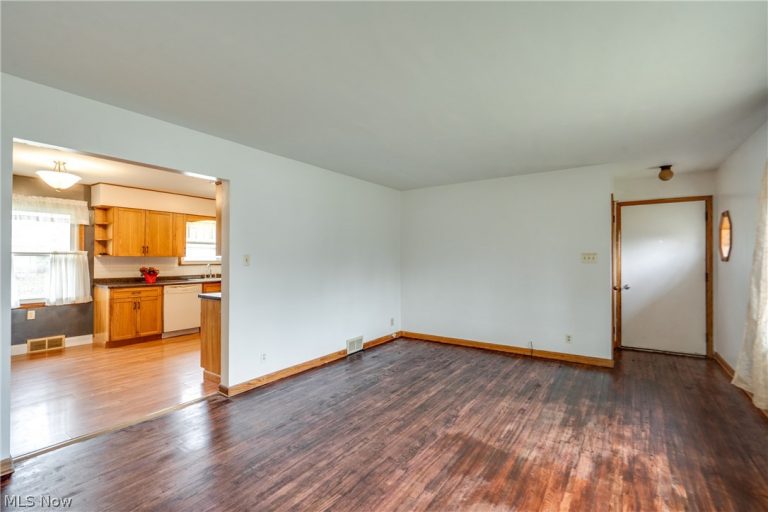 1306 Plainview Drive, Copley, OH - Photo 3