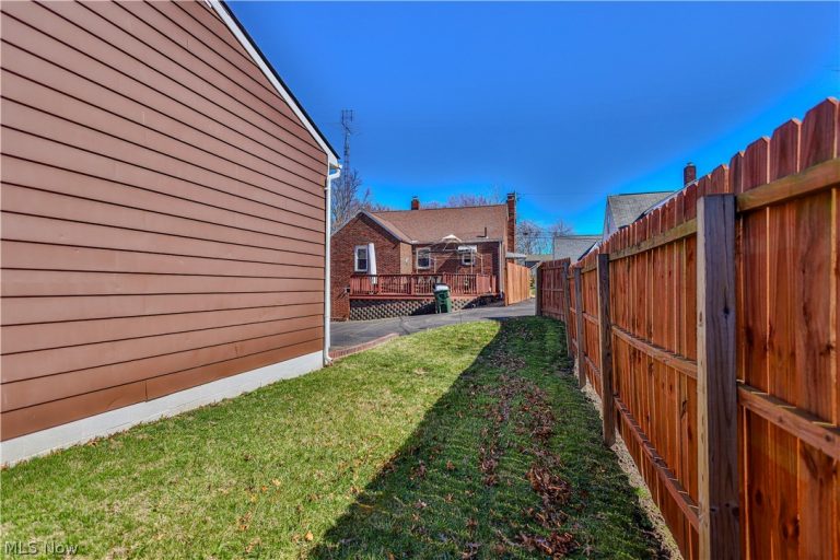 319 Superior Street, Louisville, OH - Photo 8