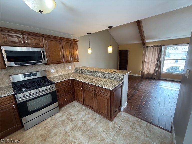 2021 Aldersgate Drive, Lyndhurst, OH - Photo 5