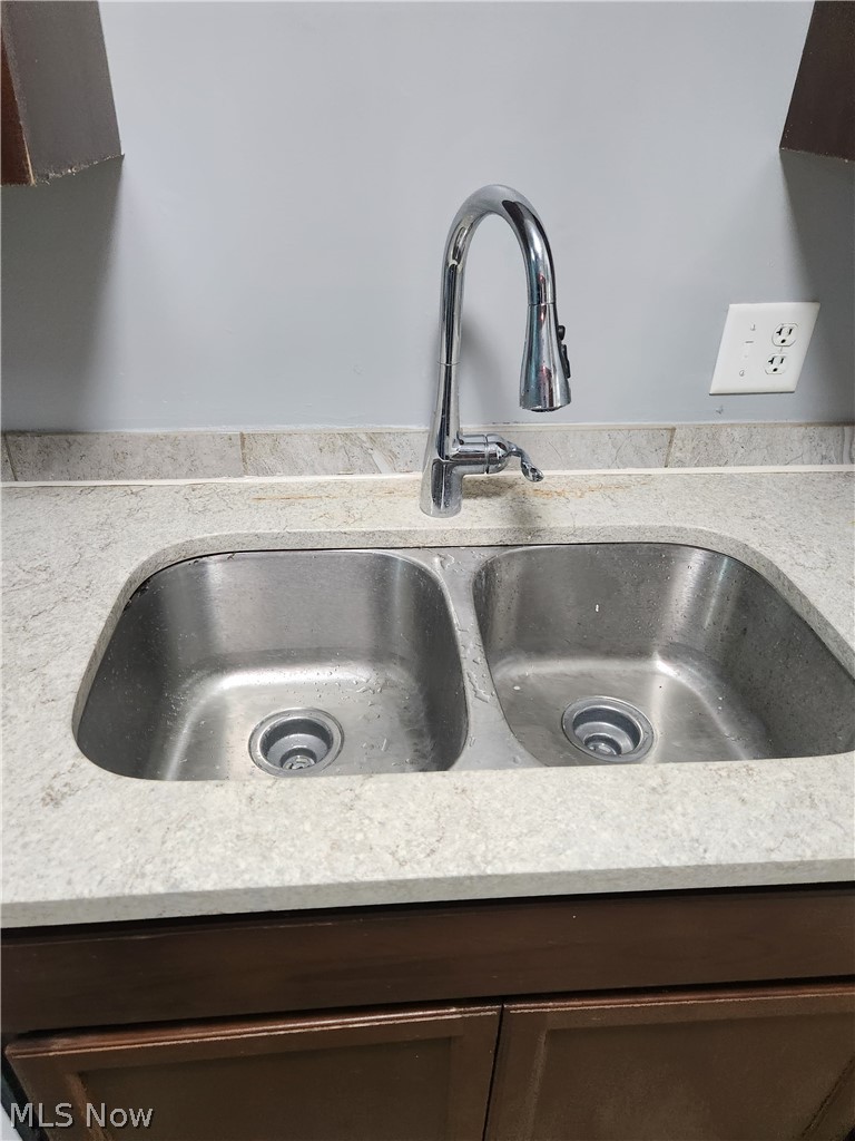 21131 Morris Avenue, Euclid, OH - Photo 8