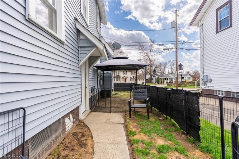 1421 Ferndale Road, Canton, OH - Photo 5