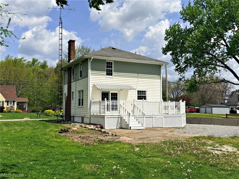 696 Ohio Avenue, Sebring, OH - Photo 6