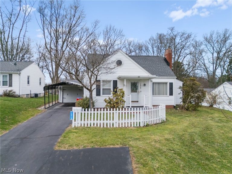 1515 Manor Avenue, Canton, OH - Photo 2