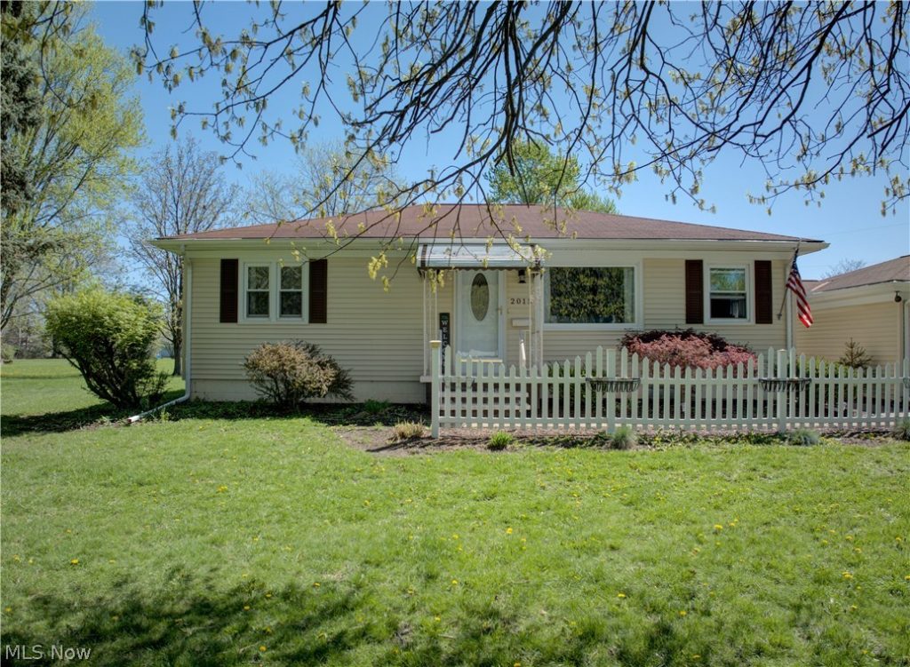 2015 Wallace Lane, Lorain, OH