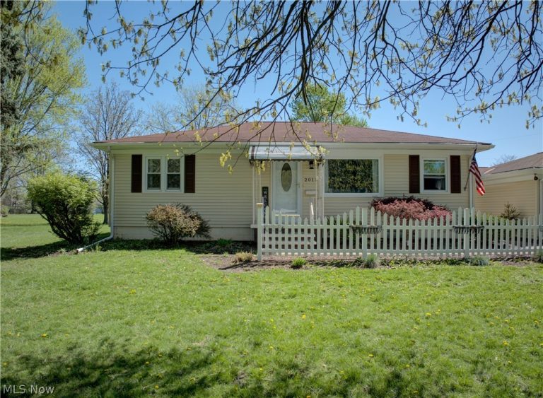 2015 Wallace Lane, Lorain, OH, 44053