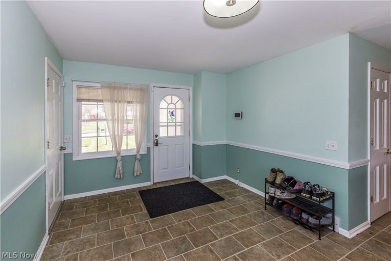 4607 Woodside Avenue, Canton, OH - Photo 2