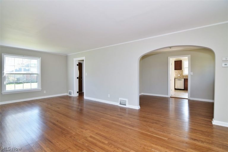 2423 Eaton Road, University Heights, OH - Photo 5