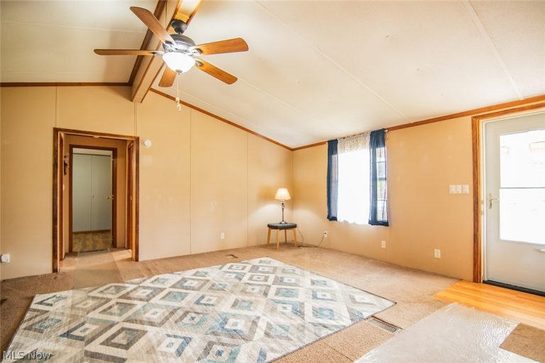 13533 Emerson Avenue, Williamstown, WV - Photo 6