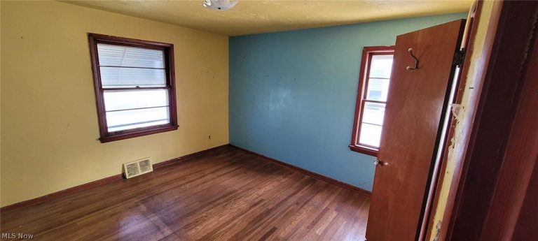 21250 Wilmore Avenue, Euclid, OH - Photo 6