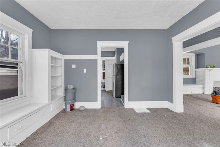 9303 Kempton Avenue, Cleveland, OH - Photo 5