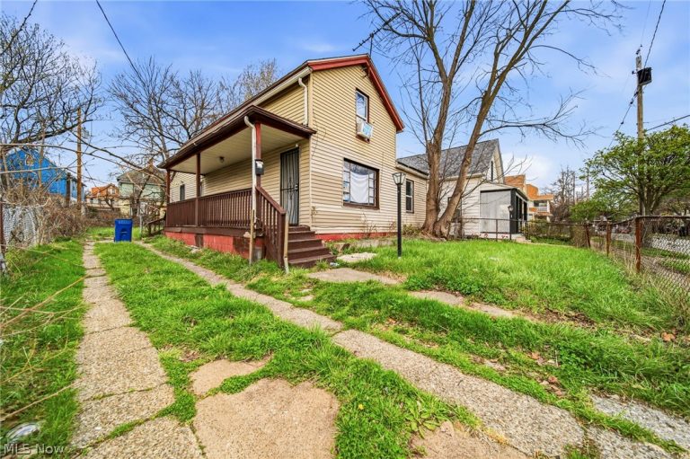 798 100th Street, Cleveland, OH - Photo 2