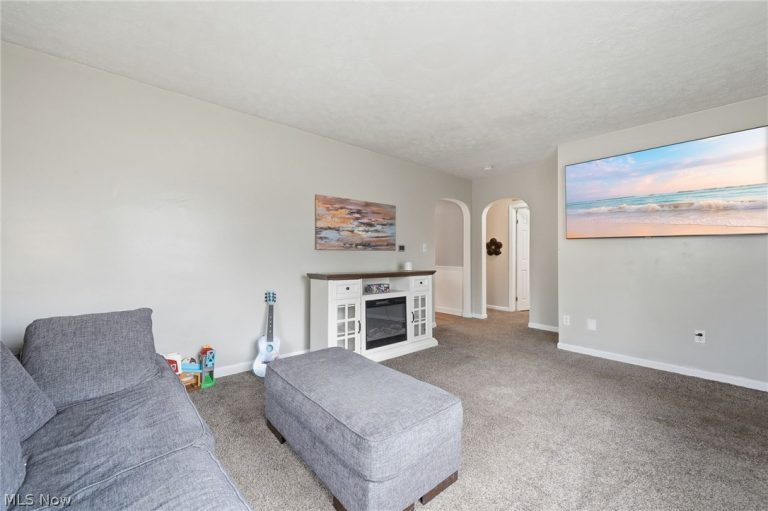 1852 Cramer Avenue, Akron, OH - Photo 8