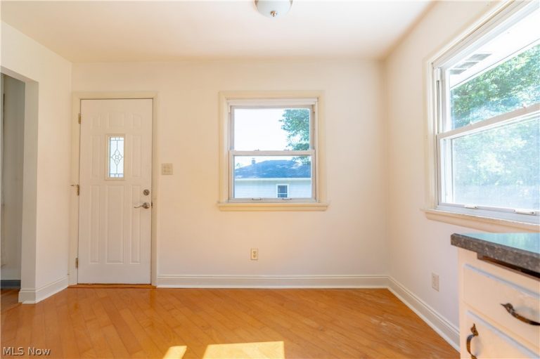 13526 Glenvale Avenue, Uniontown, OH - Photo 6