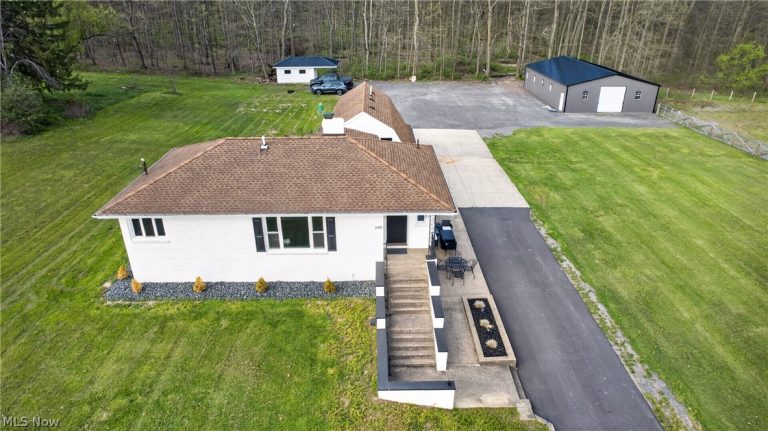 2382 Warren Burton Road, Southington, OH - Photo 3