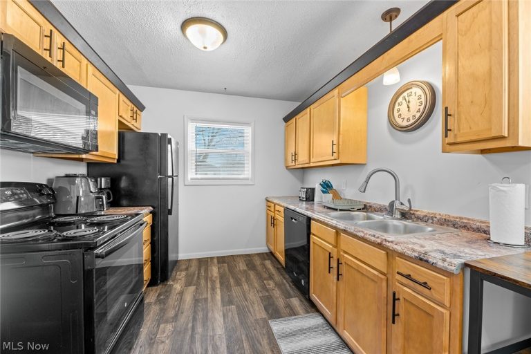 2225 Martha Avenue, Canton, OH - Photo 5