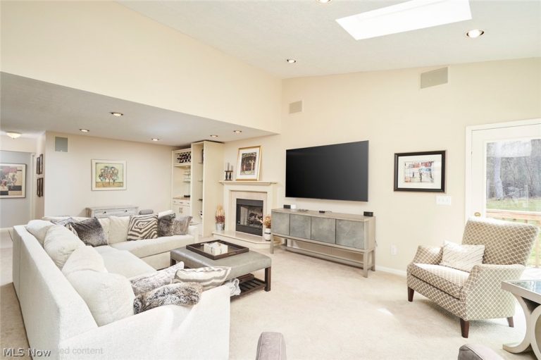 483 Beaverbrook Drive, Bath, OH - Photo 5