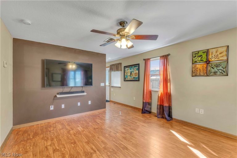 5747 Pleasant Avenue, North Ridgeville, OH - Photo 3