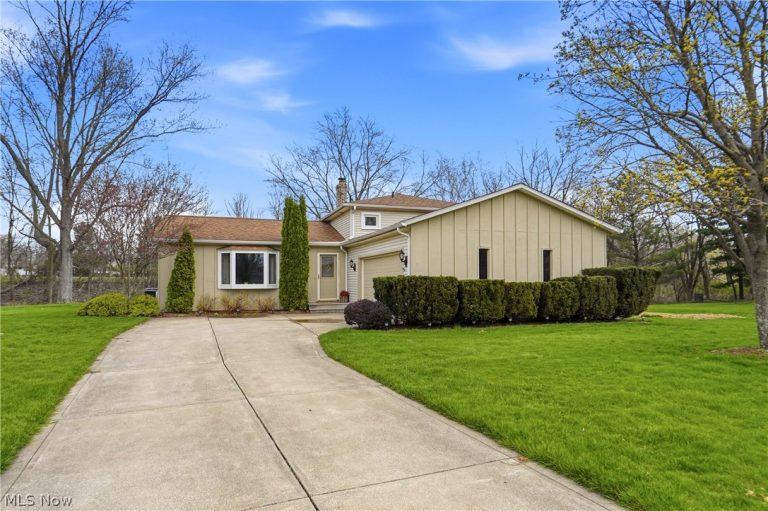 3647 Carlisle Drive, Brunswick, OH - Photo 2