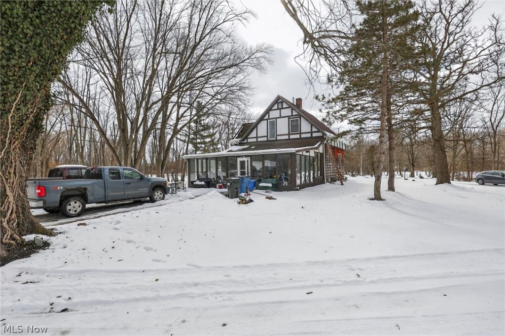 9491 Root Road, North Ridgeville, OH