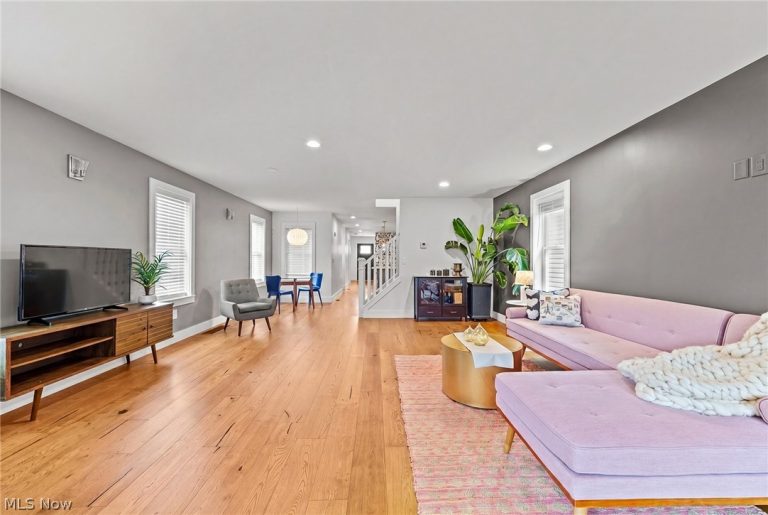 1922 52nd Street, Cleveland, OH - Photo 2