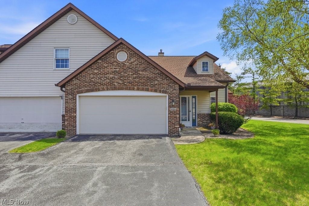 5723 Gateway Lane, Brook Park, OH