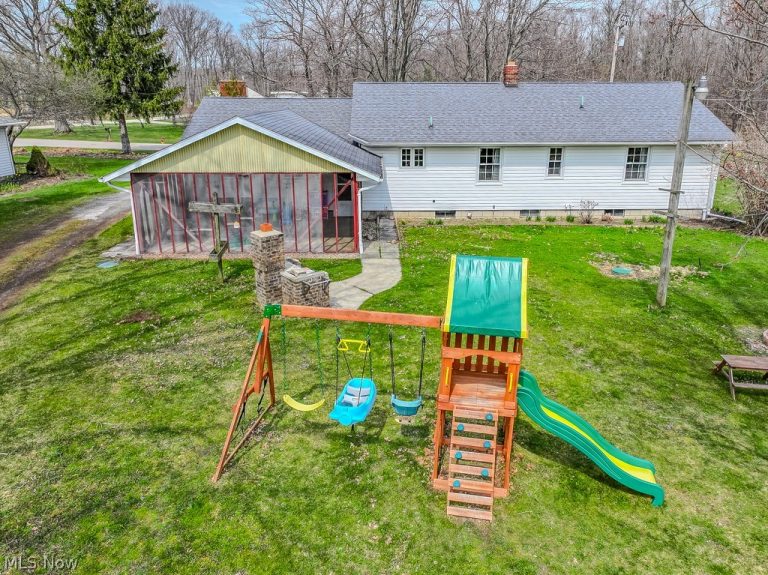 5162 Woodside Drive, Geneva, OH - Photo 6