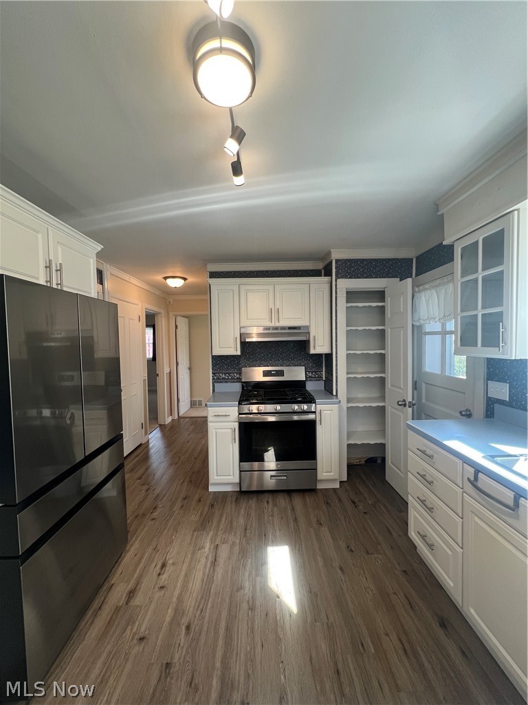 1945 Chatam Street, Cuyahoga Falls, OH - Photo 6