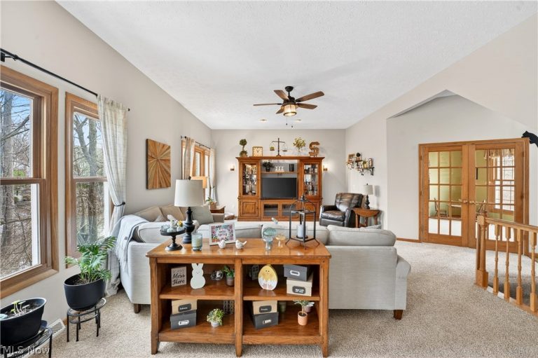 7582 Wilton Lane, North Royalton, OH - Photo 6