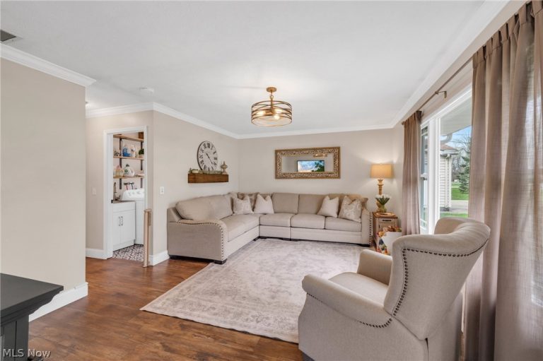 8654 Rosebud Drive, Mentor, OH - Photo 3