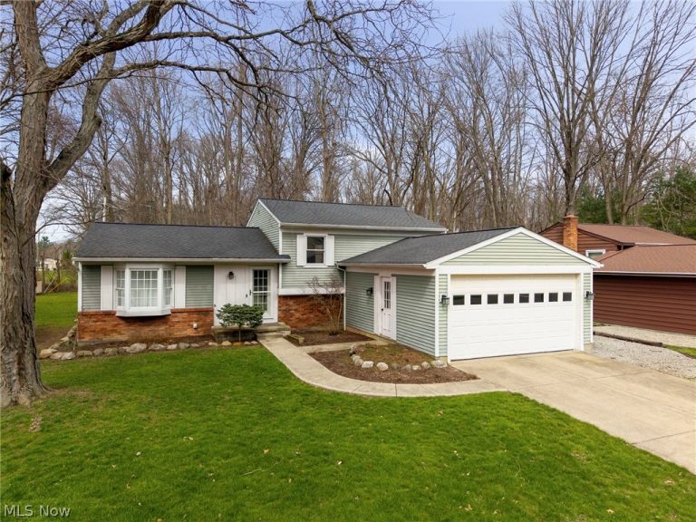 26772 Skyline Drive, Olmsted Twp, OH, 44138