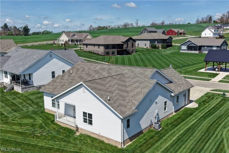 5201 Falcon Drive, Millersburg, OH - Photo 6