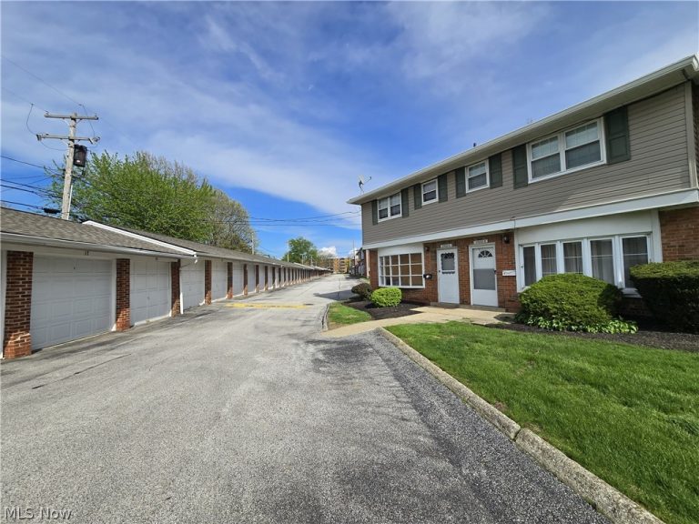 31603 Marginal Road #B, Willowick, OH - Photo 4